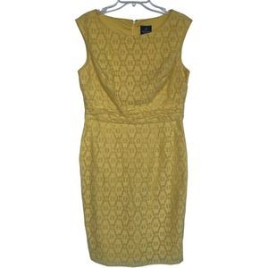 Adrianna Papell woman's lace yellow sleeveless size 12